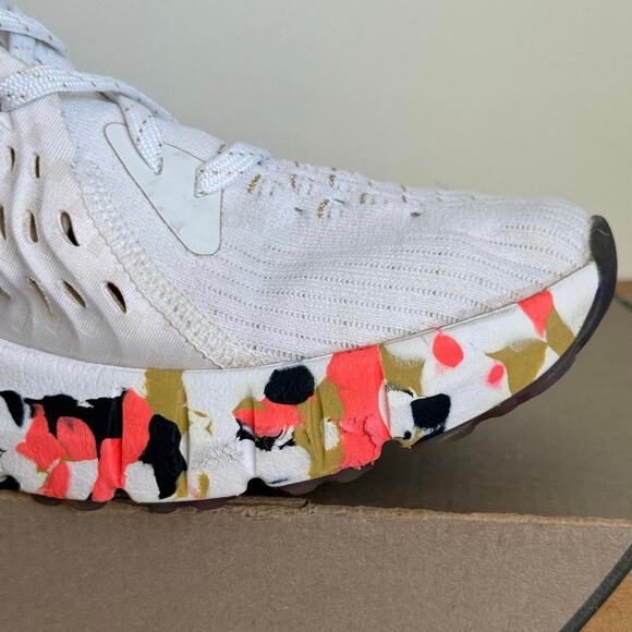 RARE Under Armour White/Orange Camo Men Running Sneakers- SZ 11.5 main image 6